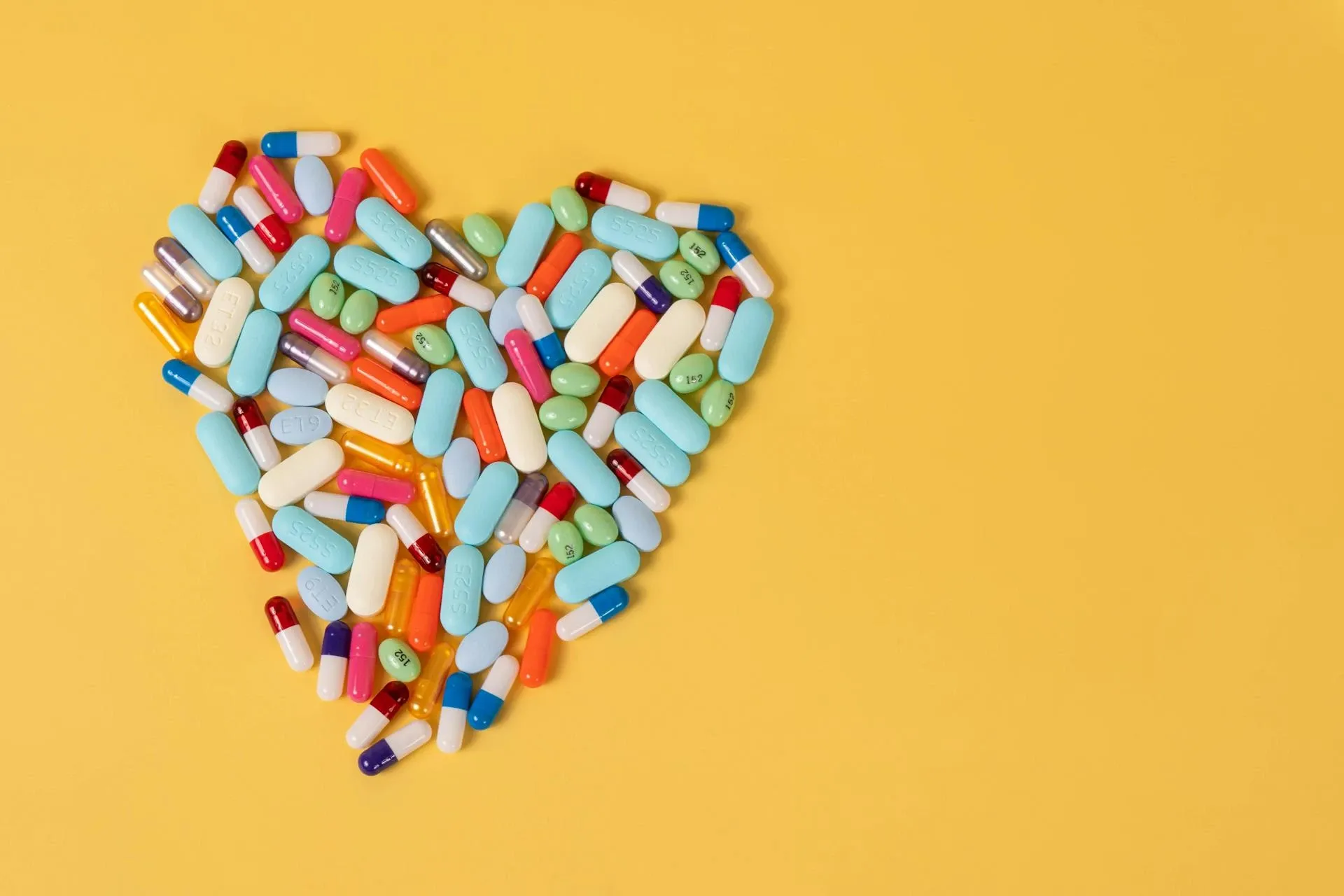 Tabletten angeordnet als Herz