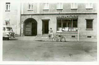 Foto der Adler-Apotheke vor dem Umbau 1991