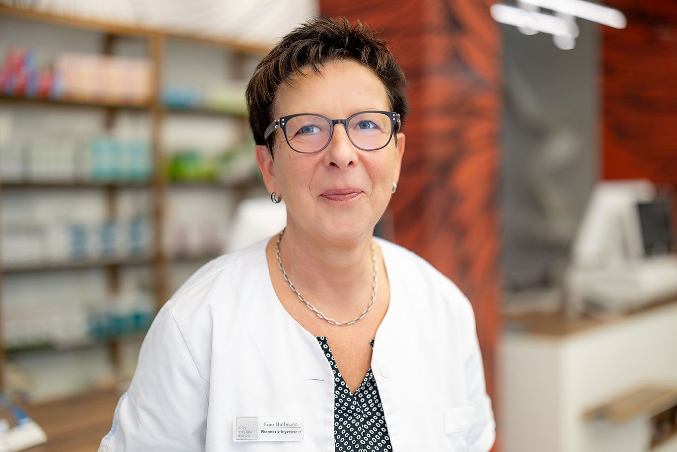Frau Hoffmann, Pharmazieingenieur